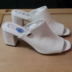 CALVIN KLEIN CHUNKY HEEL SLIPINS